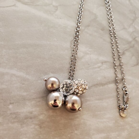 💖 J.Crew Rhinestone Crystal Pave Cluster Ball Beaded Pendant Necklace 💖 - Picture 2 of 9